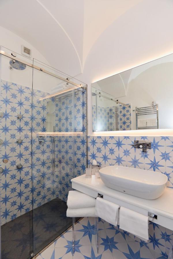 Quarto Quádruplo Superior com Vista para o Mar