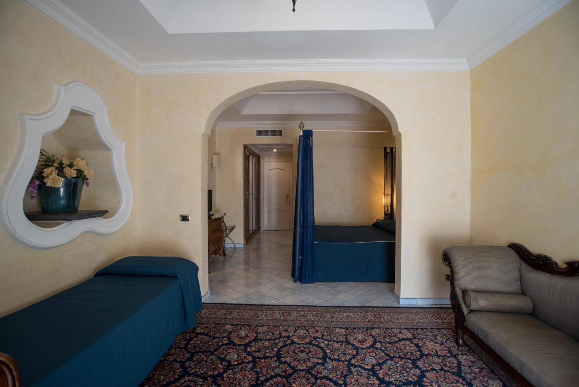 Deluxe Triple Room Partial Sea View